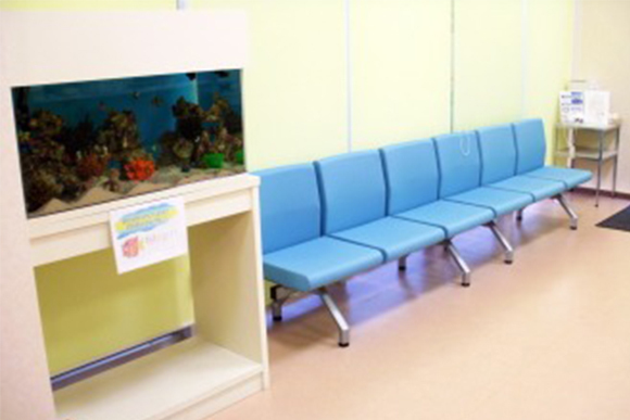 高座渋谷薬局　待合室